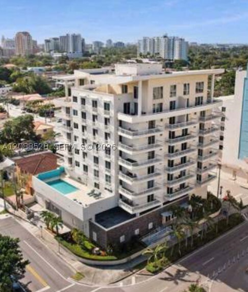 Building Photo - 2400 SW 27th Ave