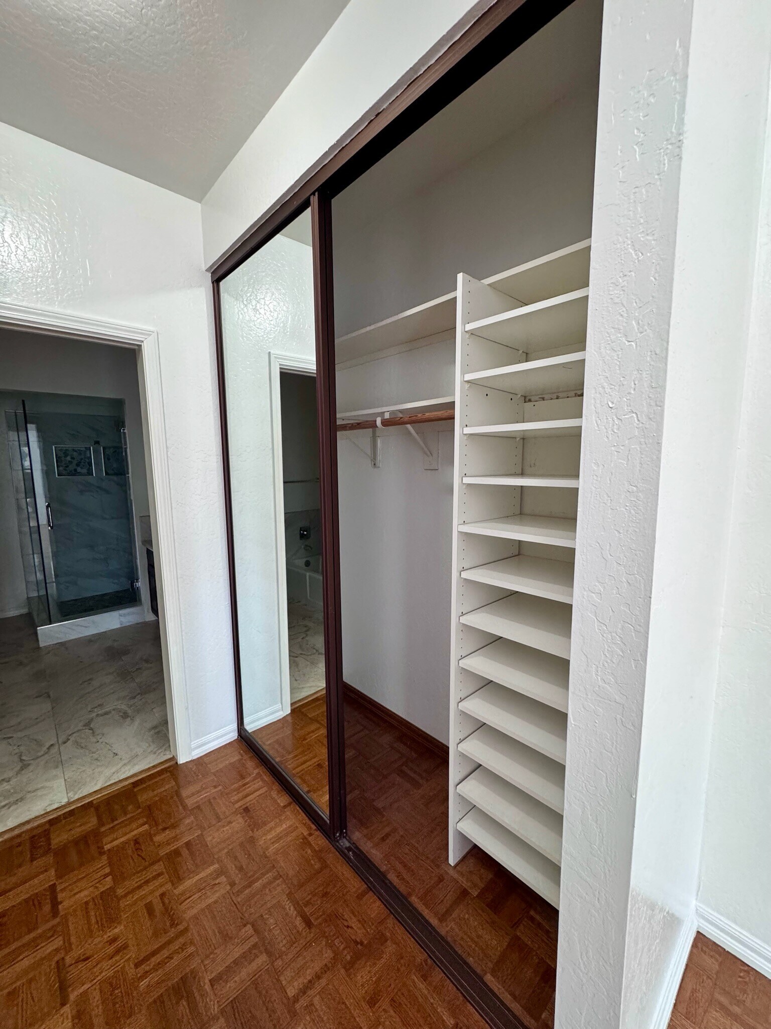 Master Bedroom - 25912 Hayward Blvd