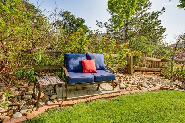 Building Photo - 9492 Sand Hill Pl