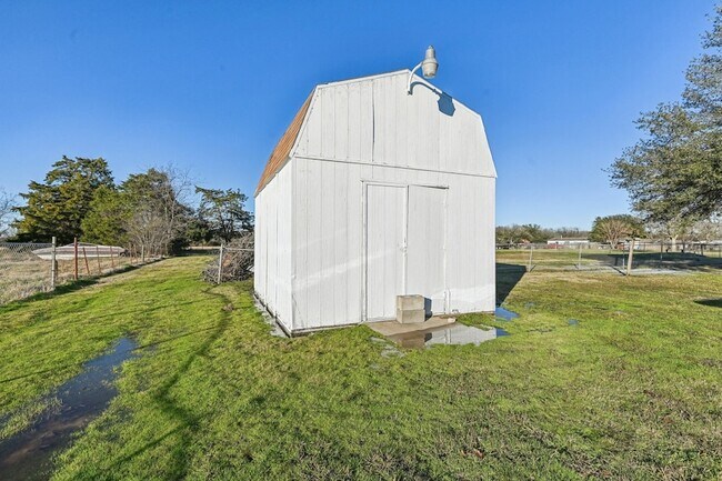 Building Photo - 250 Co Rd 3318