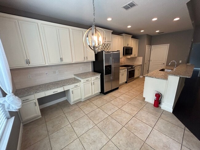 Building Photo - *COMING SOON* AMAZING 3 Bedroom  2 Bath Home w/ Office Room Near Alamo Ranch!