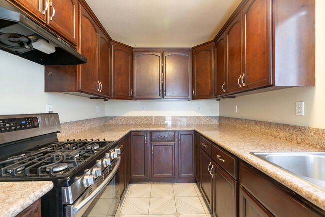 Kitchen - 1452 N Soto St