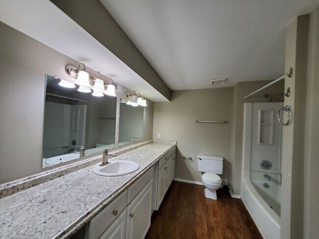 Building Photo - 7516 Pebblestone Dr