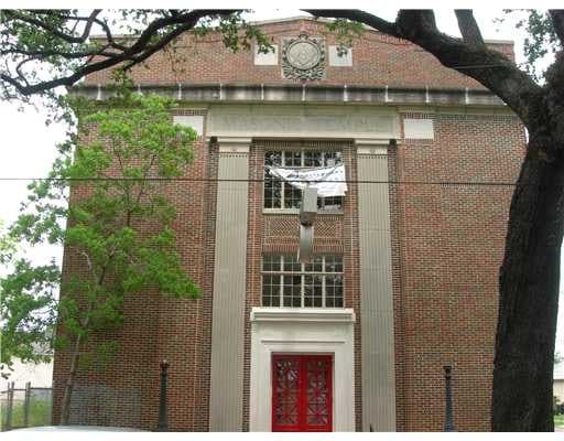 Building Photo - 620 Opelousas Ave