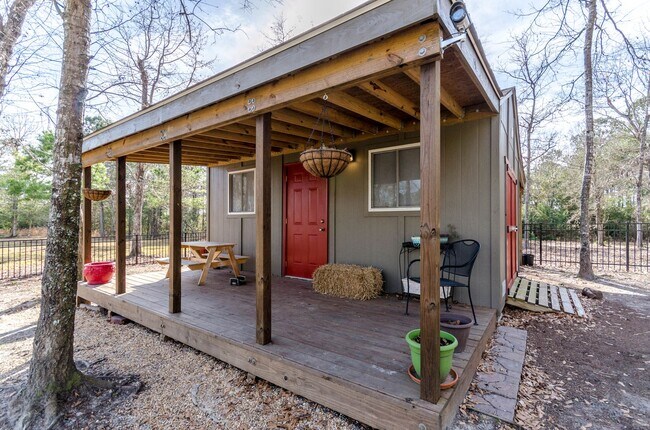 Building Photo - 255 Mimosa Dr