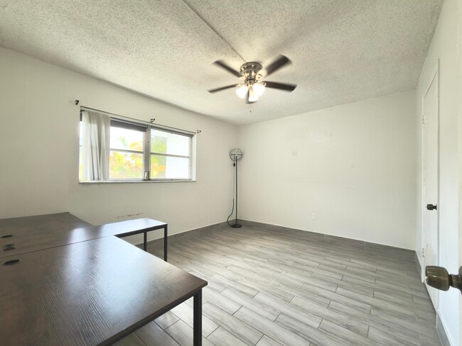 Building Photo - 6507 Winfield Blvd