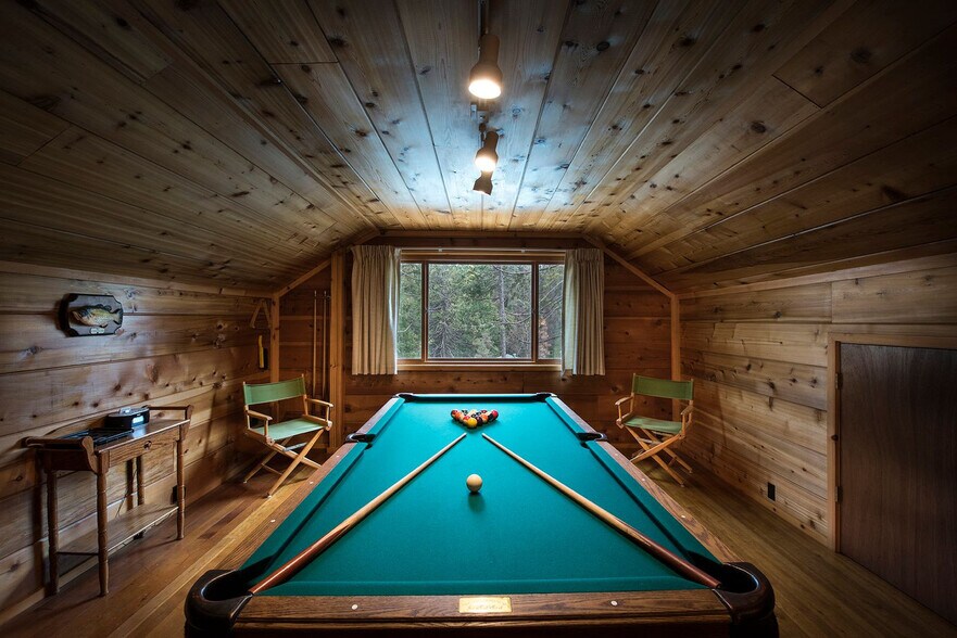 Building Photo - 2584 River Rd