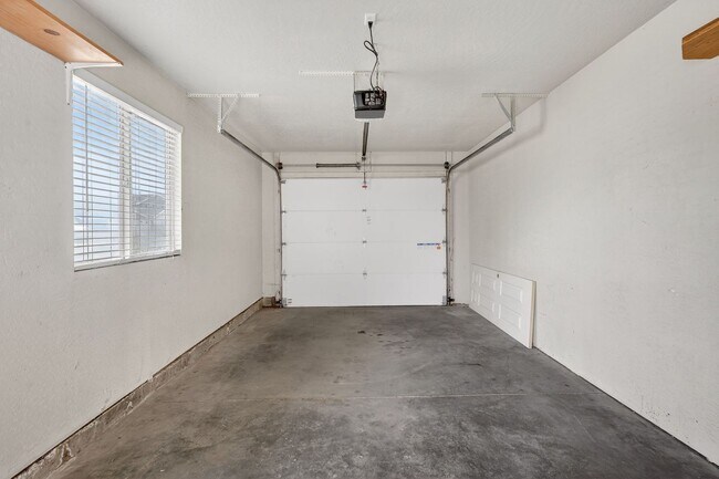 Building Photo - Must-See Apartment in Pheasant Ridge  Pocatello!