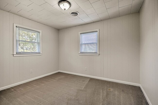 Building Photo - 135 Hixon Cir