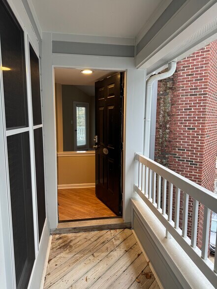 Building Photo - 1021 Wirewood Dr