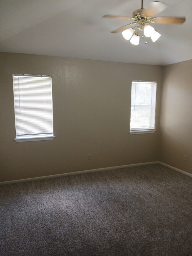 Building Photo - 5101 Middlecoff Cir