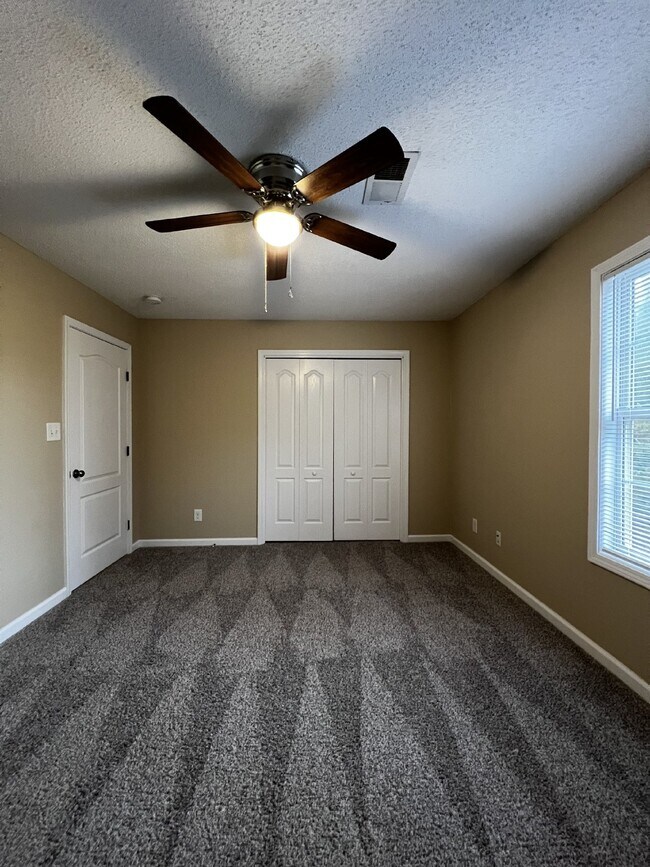 Building Photo - 541 Patriot Park Ct