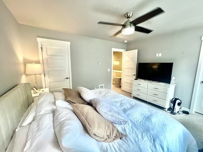 Building Photo - 3Bd/2.5Ba Lynnwood Townhouse