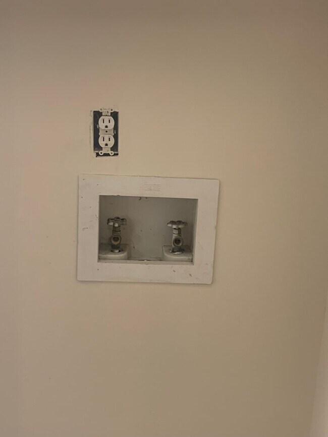 Building Photo - REMODELED NW RALEIGH TOWNHOME OFF LEESVILLE ROAD