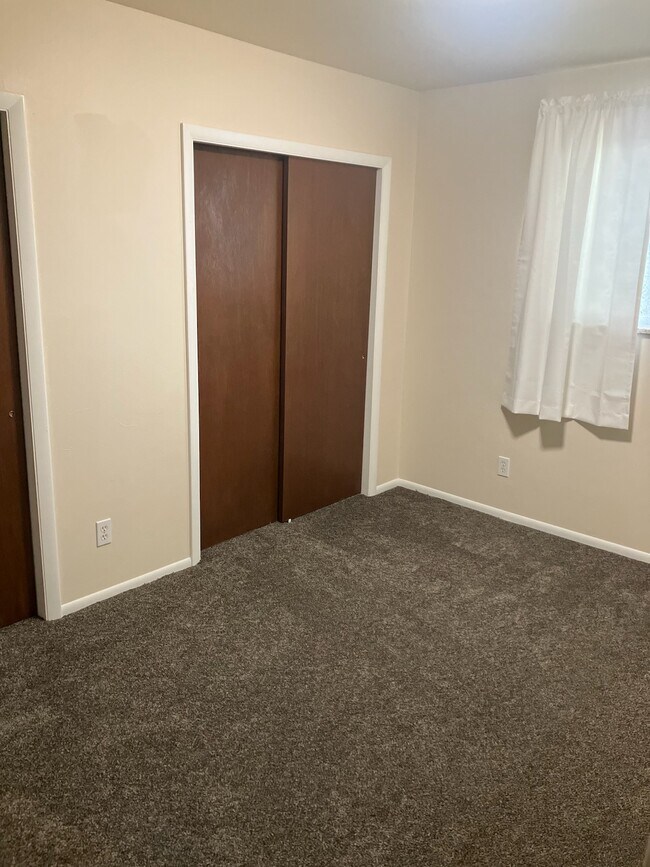 bedroom #2 - 5390 King Ct