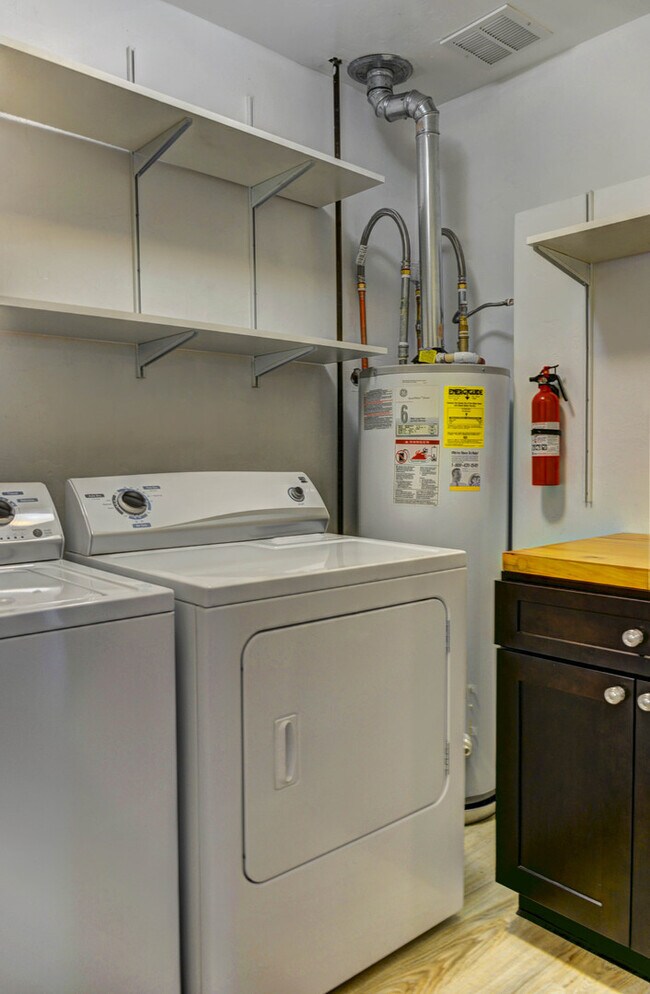 Building Photo - Home for Rent in Prescott!  - Alley Parking