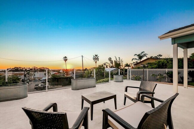 Building Photo - 1185 Tamarack Ave