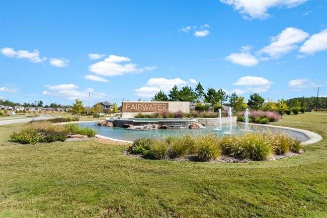 Building Photo - 1606 Happy Vly St