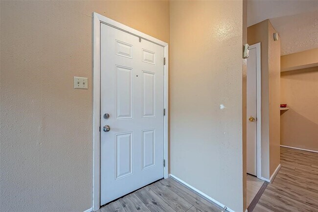Building Photo - 10555 Turtlewood Ct