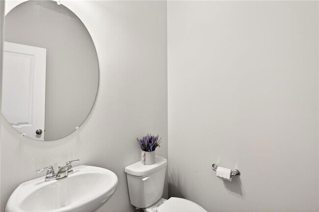 Building Photo - 5377 Fountainhead Ln