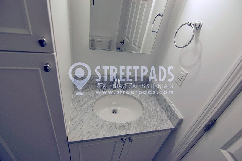 Building Photo - 1 Langdon Sq