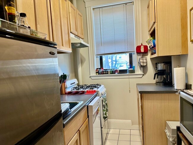 Building Photo - 2 Ayr Rd