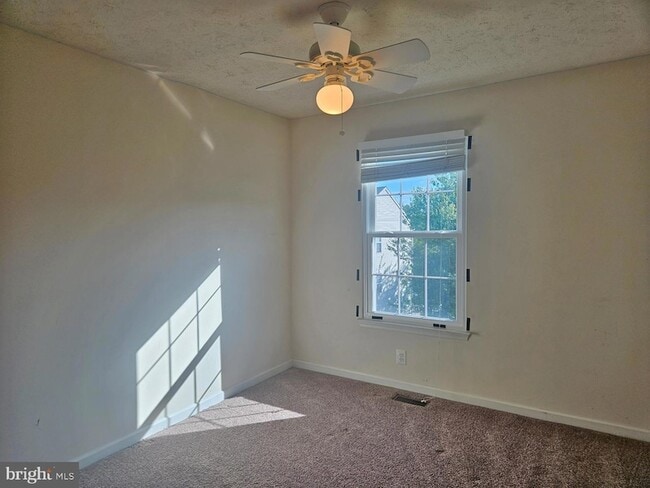 Building Photo - 3315 Hollow Ct
