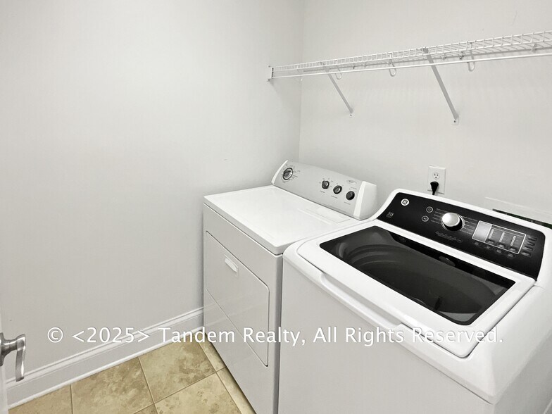 Building Photo - 209 Watson View Dr