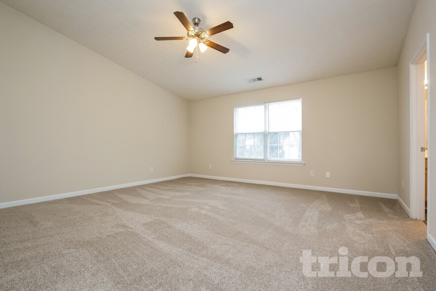 Building Photo - 1765 Campbell Ives Dr SE