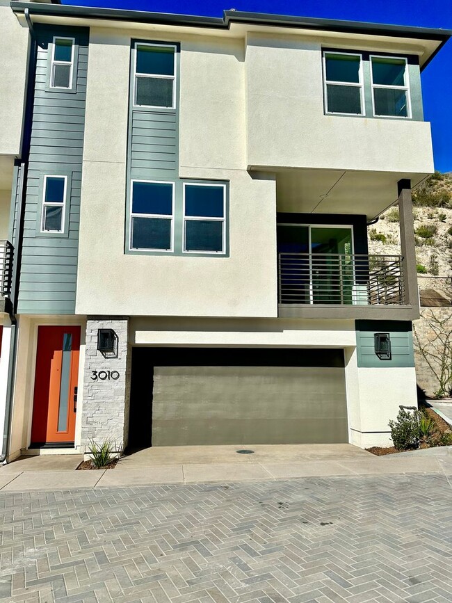 Building Photo - Brand New Townhome Overlooking Mission Valley