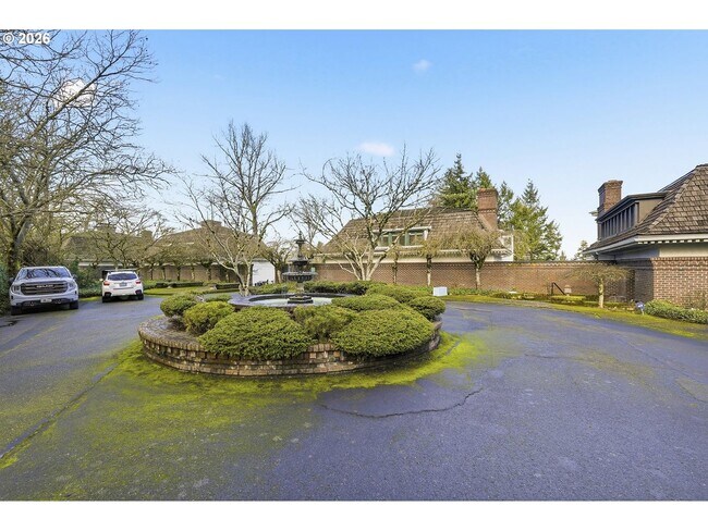 Building Photo - One-of-a-Kind 5BR Home with Floor-to-Ceiling Windows, Wraparound Decks & Breathtaking Treeline Views