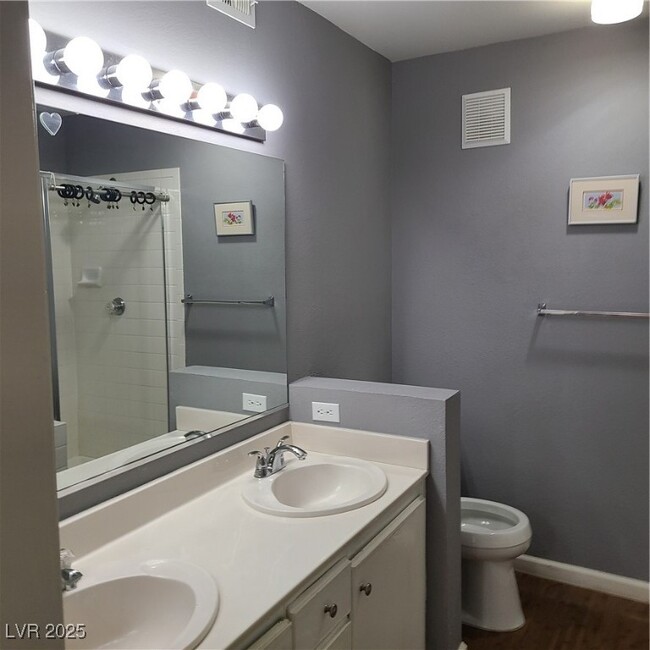 Building Photo - 636 Yacht Harbor Dr