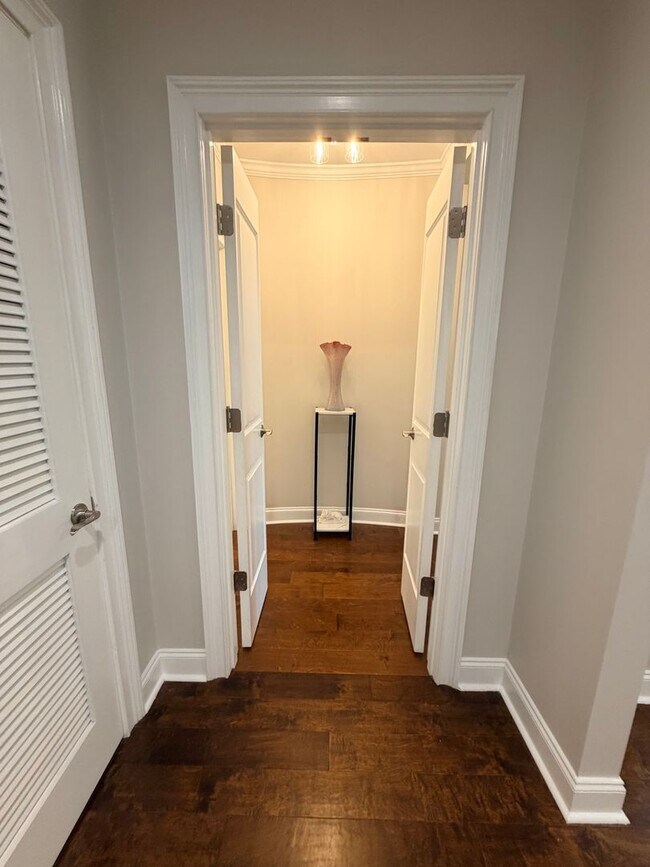 Building Photo - Stunning Luxury, Two Bedroom Creek Front Condo in Hilton Head Plantation