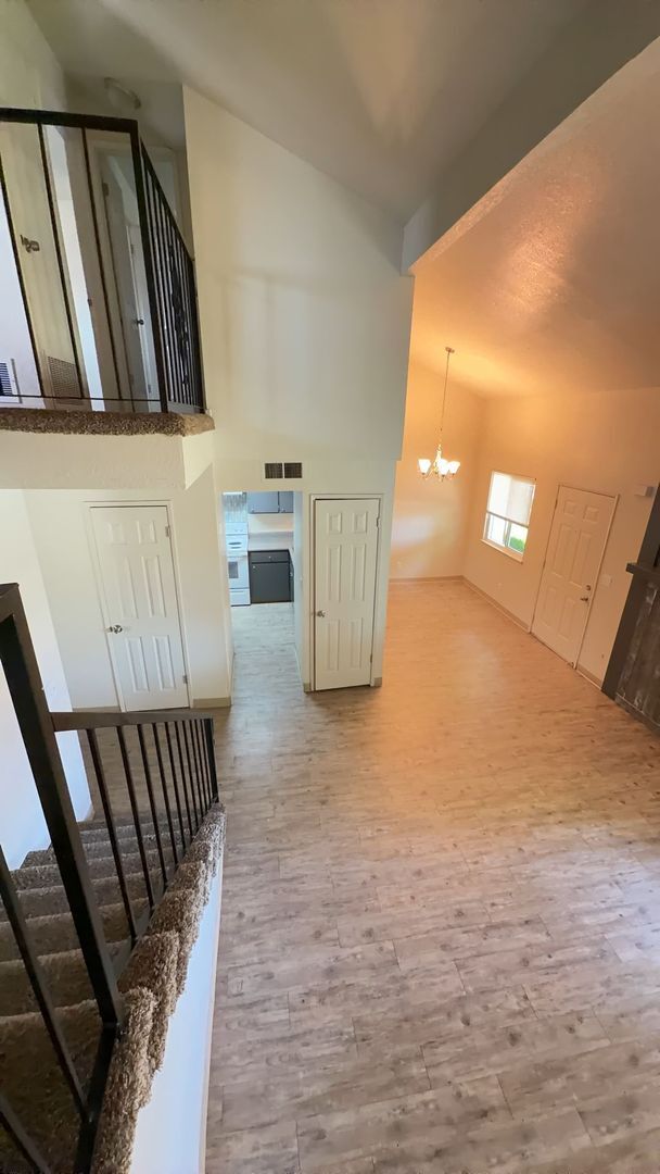 Building Photo - 2646 Pinedale #2 3 bed 1.5 bath Condo