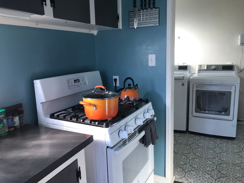 Building Photo - 445/2 E Alisal St