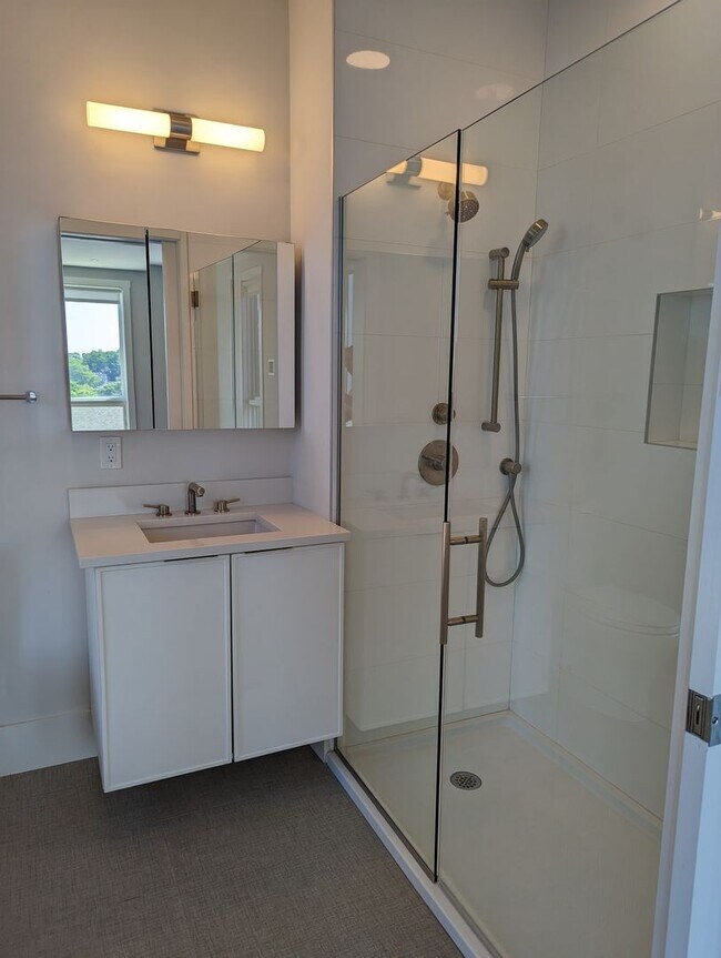 Building Photo - Jamaica Plain spacious studio w/ central a...