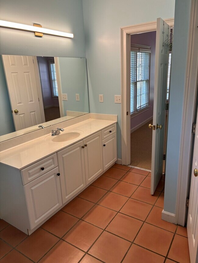 Building Photo - 279 Sandstone Rd