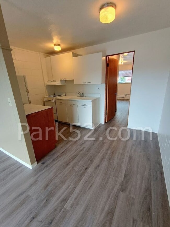 Building Photo - 1 Bed 1 Bath Tacoma Apartment