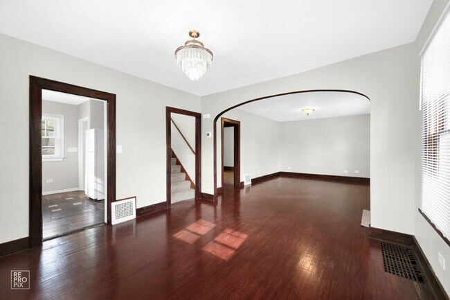 Building Photo - 1009 Prairie St
