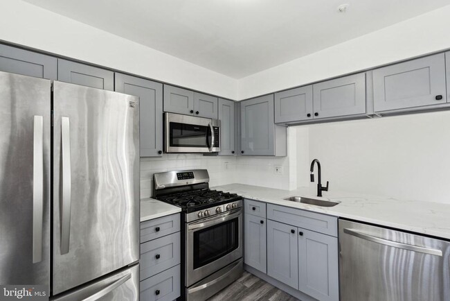 Building Photo - 4202 Aberdeen Ln