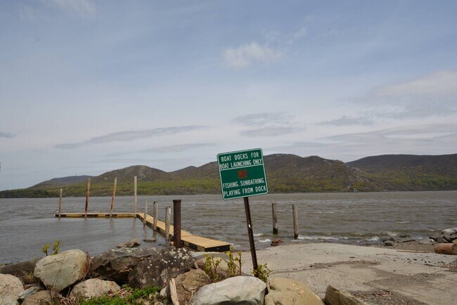 Building Photo - 99 Bayview Ave