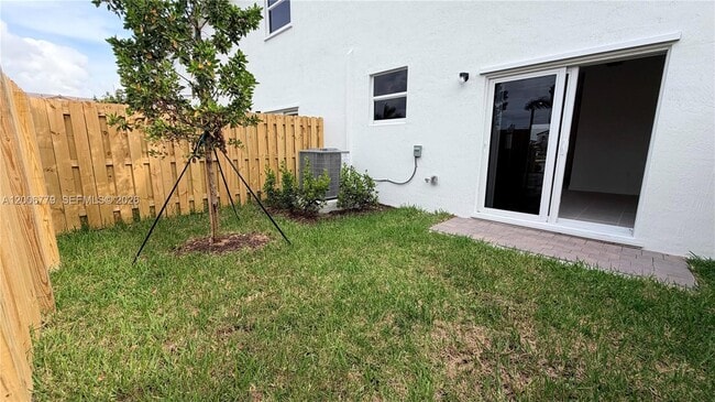 Building Photo - 2537 SE 27th Ct