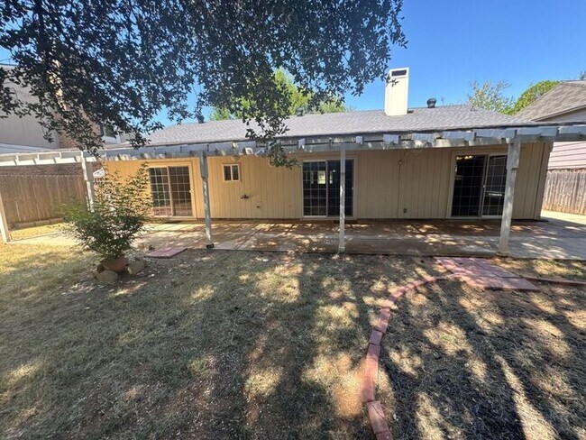 Building Photo - 3730 Twin Oak Ct