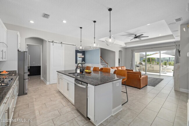 Building Photo - 318 Windwalker Dr