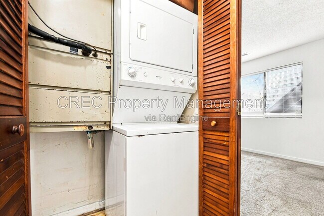 Building Photo - 2736 Jobee Dr