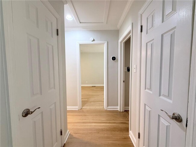 Building Photo - 1980 Kilburn Dr NE