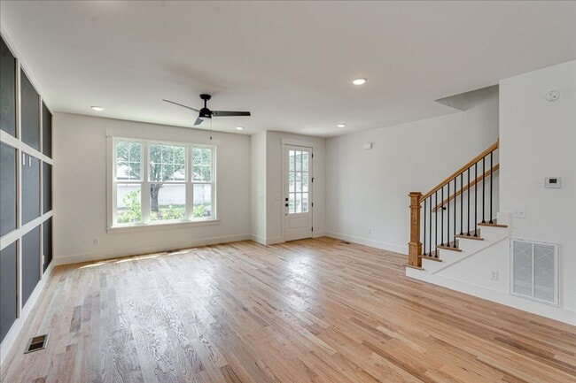 Building Photo - North Shore New Construction!