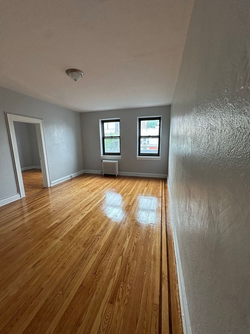 Interior Photo - Palisades Towers