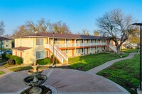 Building Photo - Courtyard Village