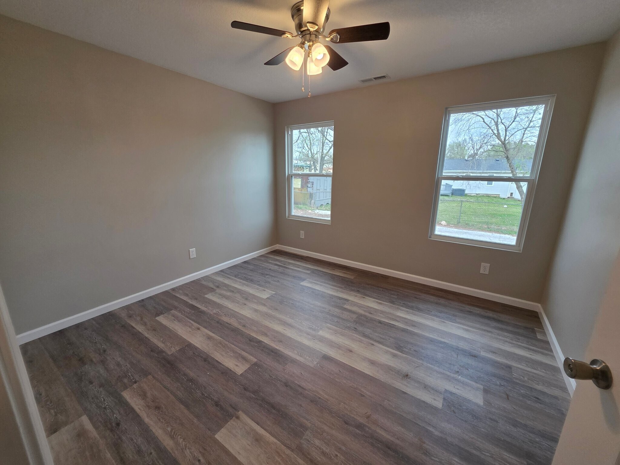 Building Photo - 349 W Neosho St